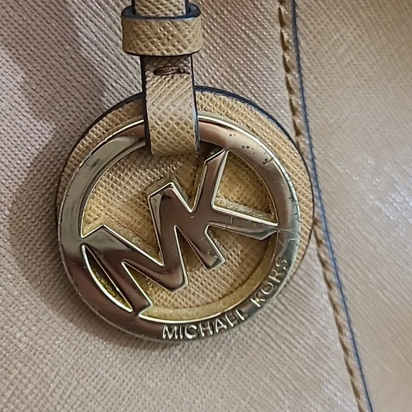 Michael Kors Saffiano leather large shoulder bag - Picture 2 of 6